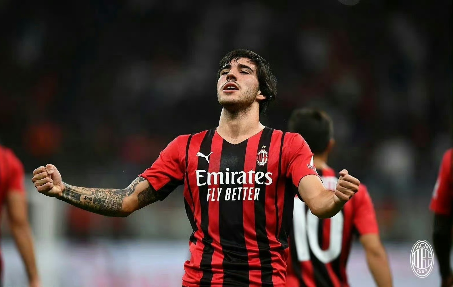 AC米兰新援表现出色,球队雄心勃勃 AC米兰新援表现出色,球队雄心勃勃