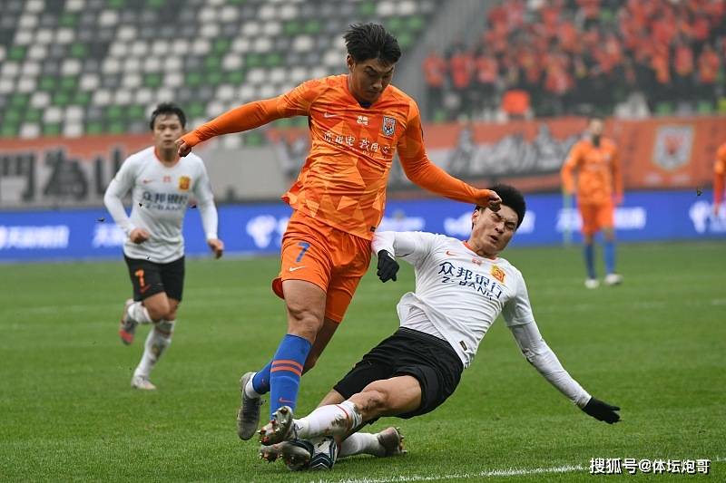 关于汉诺威高层考察扩大球队实力,引援新政策实施的信息 关于汉诺威高层考察扩大球队实力,引援新政策实施的信息