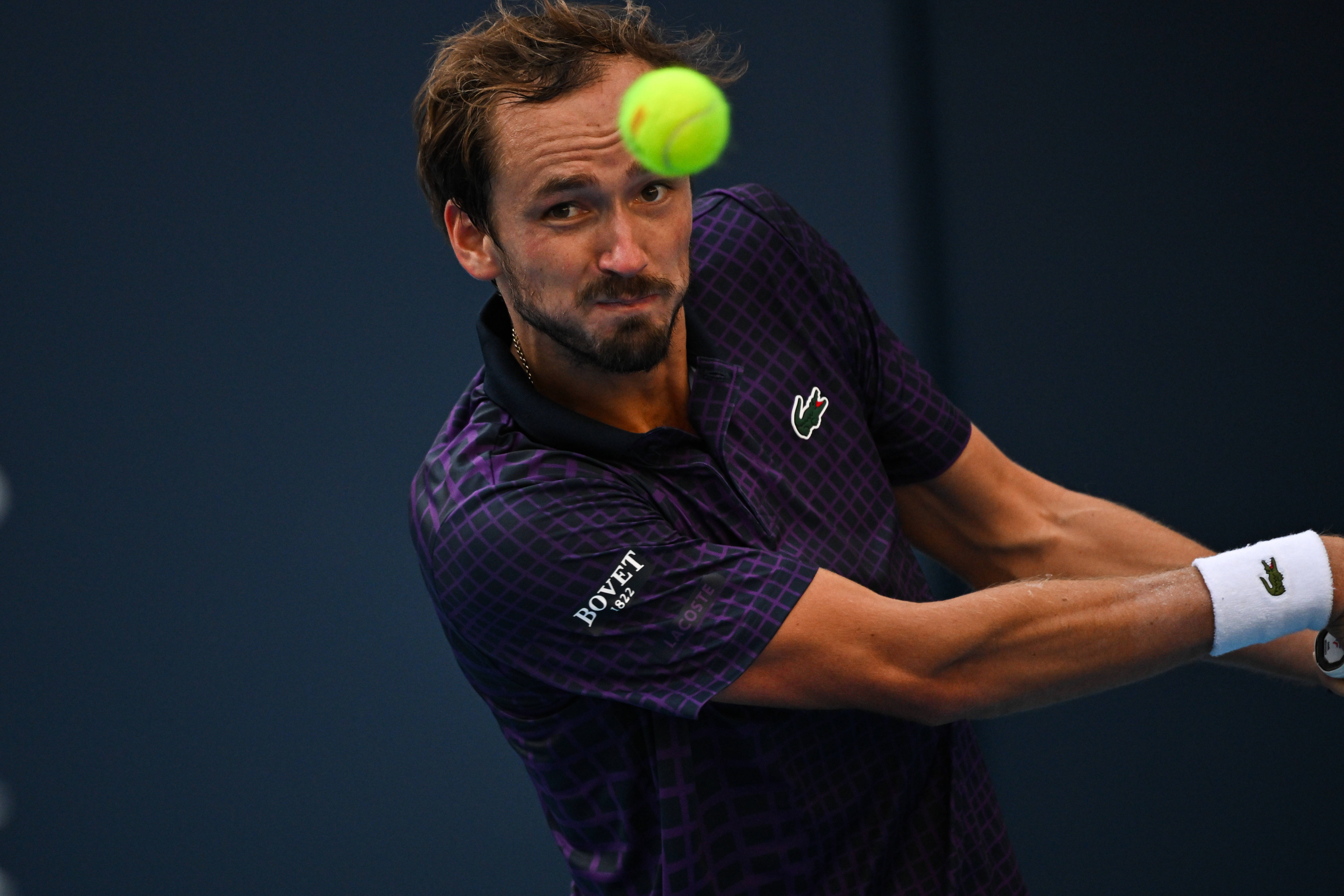 日本网球队轻取美国网球队,梅德韦杰夫爆发神勇的简单介绍 日本网球队轻取美国网球队,梅德韦杰夫爆发神勇的简单介绍