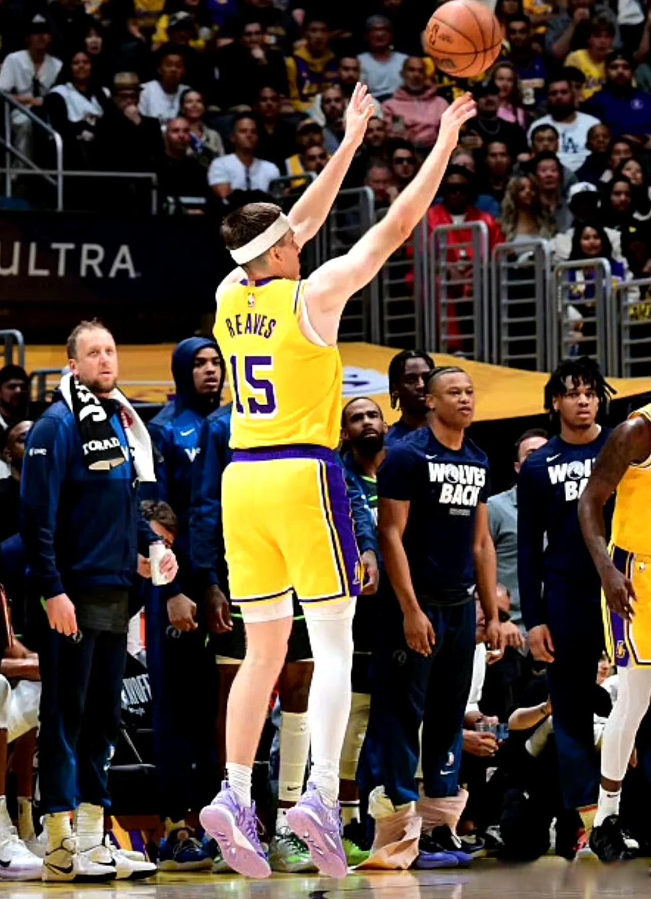 希腊男篮爆冷湖人B队,麦科勒姆统治全场的简单介绍 希腊男篮爆冷湖人B队,麦科勒姆统治全场的简单介绍