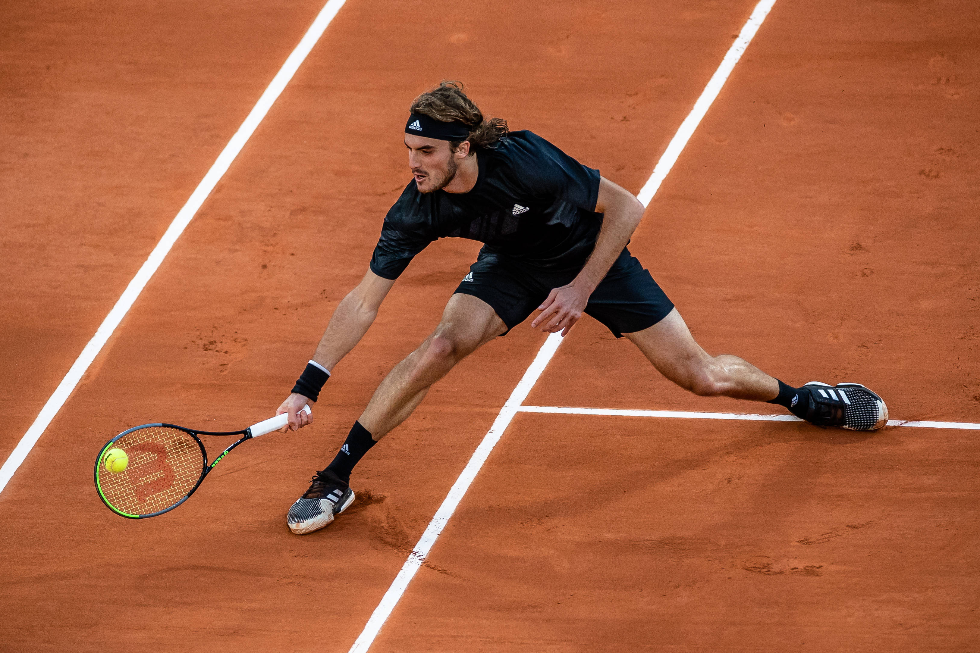 关于澳大利亚网球队翻盘法国网球队,西西帕斯完成帽子戏法的信息 关于澳大利亚网球队翻盘法国网球队,西西帕斯完成帽子戏法的信息