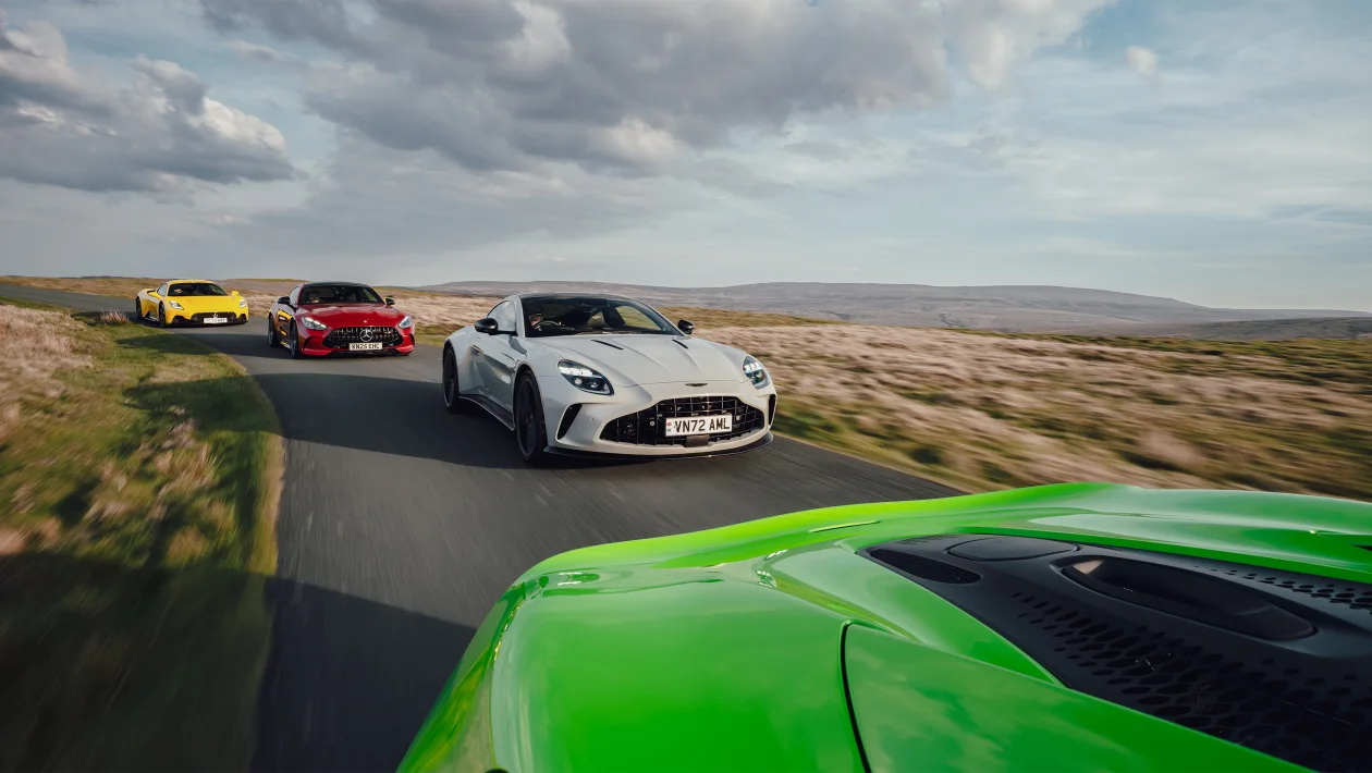 包含阿斯顿马丁完胜迈凯伦,塞恩斯带队取胜的词条 包含阿斯顿马丁完胜迈凯伦,塞恩斯带队取胜的词条